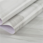 Marmuriniai tapetai PVC lipnūs tapetai, skirti gyvenamojo kambario tapetams baldų renovacijai 2 PCS &scaron;viesiai pilka spalva