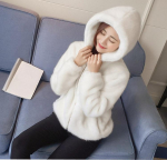 Moteri&scaron;ka striukė Triu&scaron;io Kailio imitacija Žiemos žolės Mink Dirbtinio Kailio Moterų Dirbtinis Kailis Su gobtuvu Mink&scaron;tas Didesnis Dydis XXXL balta