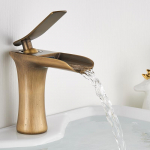 Baltas chromas praustuvo mai&scaron;ytuvai krioklys vonios mai&scaron;ytuvas su viena rankena kar&scaron;to &scaron;alto vandens baseino mai&scaron;ytuvas Vonios kriauklė Vandens kranas Vonios kambarys