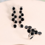 Madingi papuo&scaron;alai Natūralaus juodo spinelio žiedas Auskarai Papuo&scaron;alų rinkinys 925 prabos sidabras Moteri&scaron;kas Juodojo penktadienio vakarėlio dovanų rinkinys US RING SIZE:6# juoda