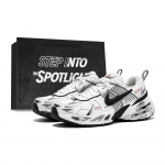 Nike V2K Run Bėgimo bateliai Moteri&scaron;ki HF5342-100(Komanda2227-) 36