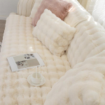 Triu&scaron;io pliu&scaron;inės sofos pagalvėlė žieminė pamink&scaron;tinta pliu&scaron;inė pagalvėlė, neslystanti odinė sofos užvalkalas, medžiaginis rank&scaron;luostis 90*210cm balta