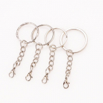 Rankų darbo &bdquo;pasidaryk pats&ldquo; metalinis raktų pakabukas su omaro užsegimo grandinėle pakabuku 25mm Embossed Ring with Lobster Clasp
