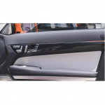 Anglies pluo&scaron;to automobilio interjero durų rankenos skydelio juostelių apdailos dangtelis Suderinamas su Mercedes Benz E klasės Coupe W207 C207 E200 e260 E350 Priedas