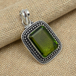 AAA+ Peridoto Brangakmenis 925 Sterlingo Sidabro Rankų Darbo Žavingas Pakabukas Papuo&scaron;alas 1.77 Inches žalia