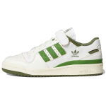 adidas Forum 84 Low Balti su žaliais akcentais Unisex sportbačiai Debesėlių baltumo su laukiniu pu&scaron;ies žaliu FY8683 44 white