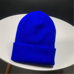 Klasikinė kelių spalvų beanie Naujos kar&scaron;tos žieminės kepurės moterims ir vyrams megztos kietos rudeninės kepuraitės 54cm-60cm mėlyna