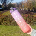 1000ML Vandens Butelis Motyvacinis Sportinis Vandens Butelis Sandarus Geriamieji Buteliai Lauko Kelionėms Sporto Salė Fitnesas Ąsočiai Virtuvei 1000ml rožinė su violetiniu atspalviu