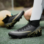 CR7 Assaulter 15 futbolo bateliai: Unisex, Neslystantis vaikams ir suaugusiems, Galima įsigyti su TF ir AG dygiais 41