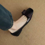 Moteri&scaron;ki odiniai batai 2026 m. Pavasario/Vasaros Nauji Kvadratiniu pir&scaron;tu Stambiais kulnais Batai Moteri&scaron;ki Auk&scaron;takulniai Su kaspinėliu Retro Mokasinai Zapatos De Mujer 35 juoda