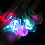 &bdquo;Fahsion&ldquo; spalvingas besikeičiantis LED žibintuvėlis mini &scaron;viečiantis lemputės raktų pakabukas Kūrybi&scaron;kų žaislų dovana 5Pcs