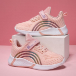 Keturių sezonų mergaičių batai vaiki&scaron;ki lengvi Flyknit sportbačiai pradinių klasių mokiniams mink&scaron;tu padu su lipukais bėgimo laisvalaikio batai 26 raudona