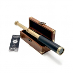 Antikvarinio dizaino rankinis teleskopas, medinė dėžutė, optinis, jūrinis, pirati&scaron;kas žiūronas, &scaron;nipinėjimo stiklas, oda apmu&scaron;tas teleskopas su inkaru graviruota dėžute