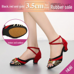 Moteri&scaron;ki lotynų ir pramoginių &scaron;okių batai mink&scaron;tu padu 38