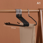 Metalinės atviros neslystančios kelnės, kelnių pakabos, organizatoriai balta