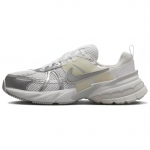 Nike V2K Run Metalinis Sidabrinis Moteri&scaron;ki FD0736-104 35.5