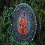 Vikingo skydas, Mjolniro kaukolė, sienų dekoras, medžio sienų menas, rankų darbo namų dekoras, tėvo dienos dovana jam, rankų darbo dovana jam, sienų apmu&scaron;alai