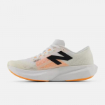 New Balance WMNS FuelCell Rebel v4 plotis B Baltas WFCXCN4 Moteri&scaron;kas dydis EU 37