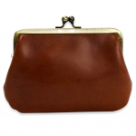 Mini piniginė su užsegimu, pagaminta Japonijoje i&scaron; tikros Tochigi odos. Yra monetų dėklas ir kortelių laikikliai. Retro stiliaus pochette. Maži ir brown