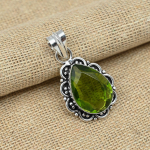 Žaliojo peridoto brangakmenio 925 tvirto sidabro rankų darbo papuo&scaron;alų pakabukas dovanoms 1.77 Inches žalia