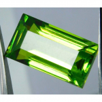 Natūralus peridotas 9,52 ct Bagečių pjūvio Sertifikuotas laisvas brangakmenis 13.02 mm approx žalia