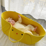 Kūdikių persirengimo krep&scaron;elio kelioninė lovelė naujagimiams turi būti balta geltona