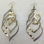 Moteri&scaron;ki vintažinio lydinio nery&scaron;kūs lenki&scaron;ki spiraliniai kelių sluoksnių didelio kryžiaus kabantys auskarai auksas