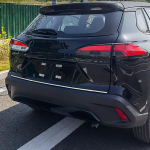 Skirta Toyota Corolla Cross visureigiui Nerūdijančio plieno bagažinės durelių apdaila Galinių durelių apsaugos nuo susidūrimo lipdukas Stiliaus aksesuarai