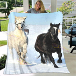 &bdquo;Galloping Horses&ldquo; 3D antklodė Flanelinė pliu&scaron;inė antklodė vaikams mergaitėms &Scaron;erpa antklodė Ku&scaron;etės antklodė Kelioninė antklodė 150x180cm