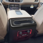 Automobilių priedai &bdquo;Chevrolet Suburban 2023 Tahoe&ldquo; priekinio galinio vandens puodelio rėmo vidaus pavarų perjungimo skydelio apdailos dangčio centras