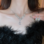 &bdquo;GemChic&ldquo; moteri&scaron;ki nauji vintažiniai kri&scaron;tolo kri&scaron;tolo la&scaron;ai, putojantys pakabukai, karoliai, auskarai i&scaron; dviejų dalių, gimtadienio kalėdinių papuo&scaron;alų dovana žalia