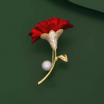 Raudona gvazdikų sagė Auk&scaron;čiausios klasės moteri&scaron;ki prabangūs perlų sagės ni&scaron;os dizaino segtiniai kostiumo priedai