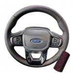 Perforuotos odos dangtelis Rankų siuvimo Automobilio vairo dangtelis Apdaila Juoda Ford Ranger Everest -2024 Red Thread