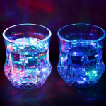 Creative Light Up LED puodeliai Automati&scaron;kai mirksintys geriamojo puodelio puodeliai Spalvos keitimas