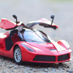 Nauja 1:14 Ferrari Nuotolinio Valdymo Automobilio Modelis Gravitacijos Jutiklis Vaiki&scaron;kas Žaislas &Scaron;viesos Efektas Vienu Mygtuku Atidaromos Durys Drift Lenktynės Dovana raudona
