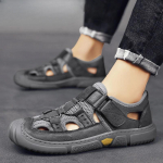 Plastiniai kvėpuojantys batai vyrams Vasara 2024 Guminiai vyri&scaron;ki sandalai Spalvoti neslystantys stiliai Pigi likvidacija Prabangaus dizainerio i&scaron;pardavimas V H 44