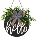 Pasisveikinimo ženklas priekinėms durims, priekinių durų dekoras sodybos verandoje, kaimi&scaron;ki pasveikinimo vainikai, apvalus medinis pakabinamas ženklas, skirtas namų lauko vidaus dekoravimui