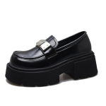 Loferiai moteri&scaron;ki briti&scaron;ko stiliaus 2024 m. pavasario nauji retro mufinų platforminiai batai vienu pedalu lengva burna juodi maži odiniai batai 35 ruda