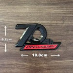Skirta Toyota Land Cruiser LC120 LC150 LC200 LC300 2 vnt. / sklypas 70-mečio 3D chromo &scaron;oninės emblemos bagažinės ženklelio lipduko puo&scaron;yba Model A Black