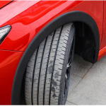 Universalus automatinis sparnas, automobilio ratų arkos sparnų i&scaron;plėtimas antakių purvasargis lūpų kūno apsauga, dangtelis purvasaugis 3.5cm 1PCS