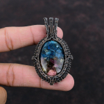 Vandenyno turmalino pakabukas Vario viela apvyniotas pakabukas Brangakmenio pakabukas Vario vielos apvyniojimo papuo&scaron;alas Dovana Jai Rankų darbo Visi&scaron;kai naujas pakabukas