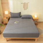 Mink&scaron;ta ir lygi vienspalvė &scaron;lifuota medvilninė paklodė viengulėms ir dvigulėms lovoms, užtikrinanti komfortą ir apsaugą nuo dulkių. 180cm*220cm Single Fitted Sheet tamsiai pilka spalva