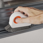 1 vnt. 2-in-1 langų bėgelių valymo &scaron;epetys - nuimamas durų ir langų palangių &scaron;veitiklis, plastikinis neįkraunamas karnizo tarpų valiklis, langų valymo &scaron;epetys įvairiaspalvis