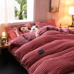 Keturių dalių žiemos triu&scaron;io aksomo patalynės komplektas: Flaneliniai antklodžių užvalkalai ir &scaron;iltos sutir&scaron;tintos antklodės 1.8m Bed (Duvet Cover 200x230cm, Four-piece Set)