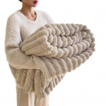 Flanelinė antklodė sutir&scaron;tinta dirbtinio triu&scaron;io pliu&scaron;inio burbulo tekstūros vientisos spalvos biuro lova namuose S &scaron;viesiai pilka spalva