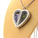 Pierres et Min&eacute;raux. Collier Tanzanite + P&eacute;ridot brut. Mod&egrave;le coeur.