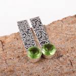 Peridoto auskarai Brangakmenių papuo&scaron;alai, 925 prabos sidabro auskarai, Rankų darbo papuo&scaron;alai Gimtadienio akmens auskarai, Dovana jai 1.23 Inches žalia