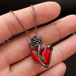 Gothic Rose Red Love karoliai moterims Dailūs &scaron;irdies pakabukai suasmeninti papuo&scaron;alai dovanos raudona