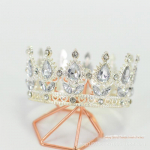 Aukso lydinio vaikų gimtadienio torto karūnos dekoracija