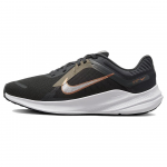 Nike Quest 5 pilki metaliniai variniai moteri&scaron;ki sportbačiai tamsiai dūminiai pilki alyvuogių pilki metaliniai sidabriniai DD9291-004 38.5